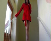 Симпатичную подружку трахает в подезде